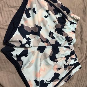 Athletic Works girls light blue camo active shorts
